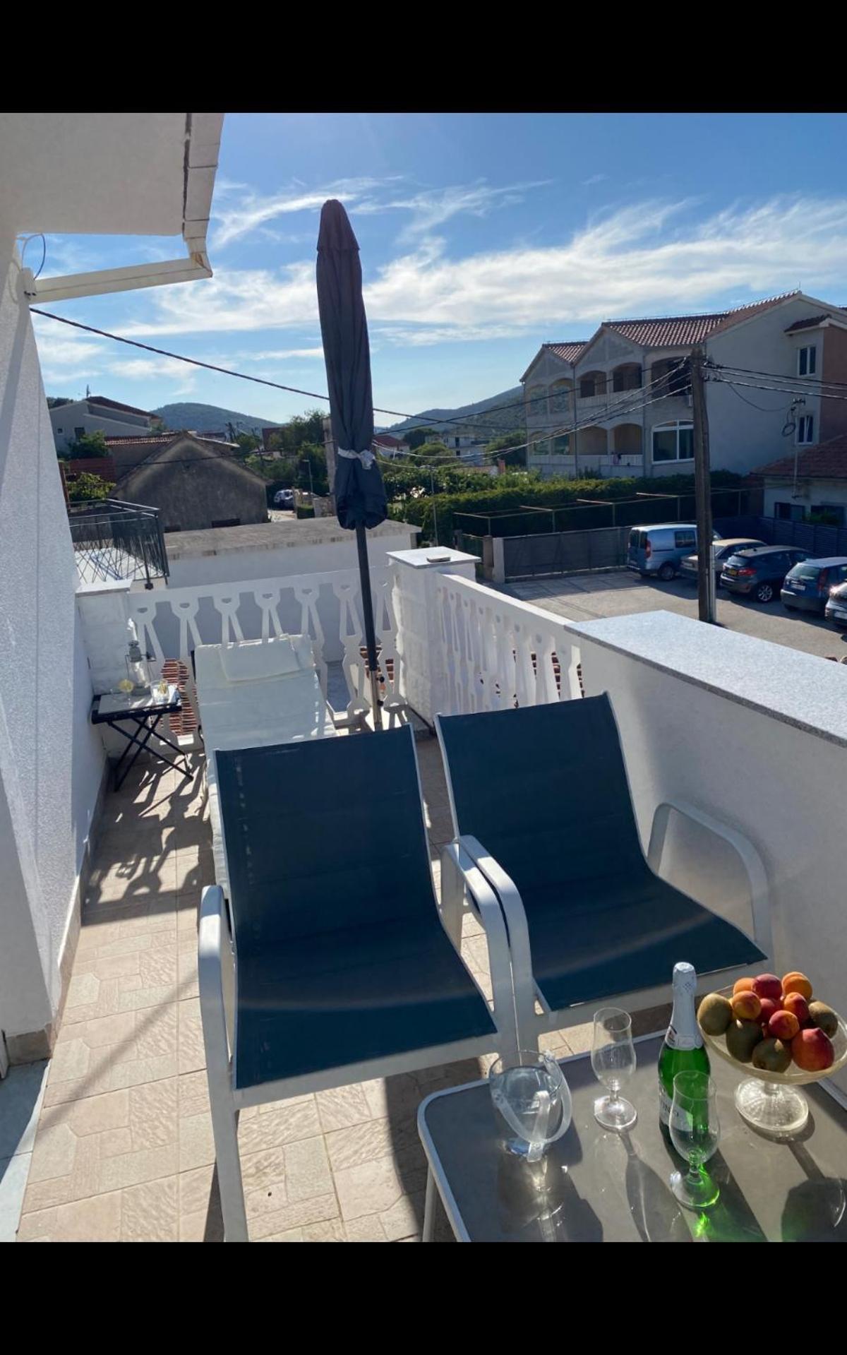 Apartment Remi, Penthouse With Balcony, Free Parking Marina Exterior photo